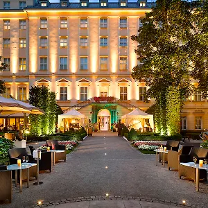 The Grand - The Leading Of The World Otel