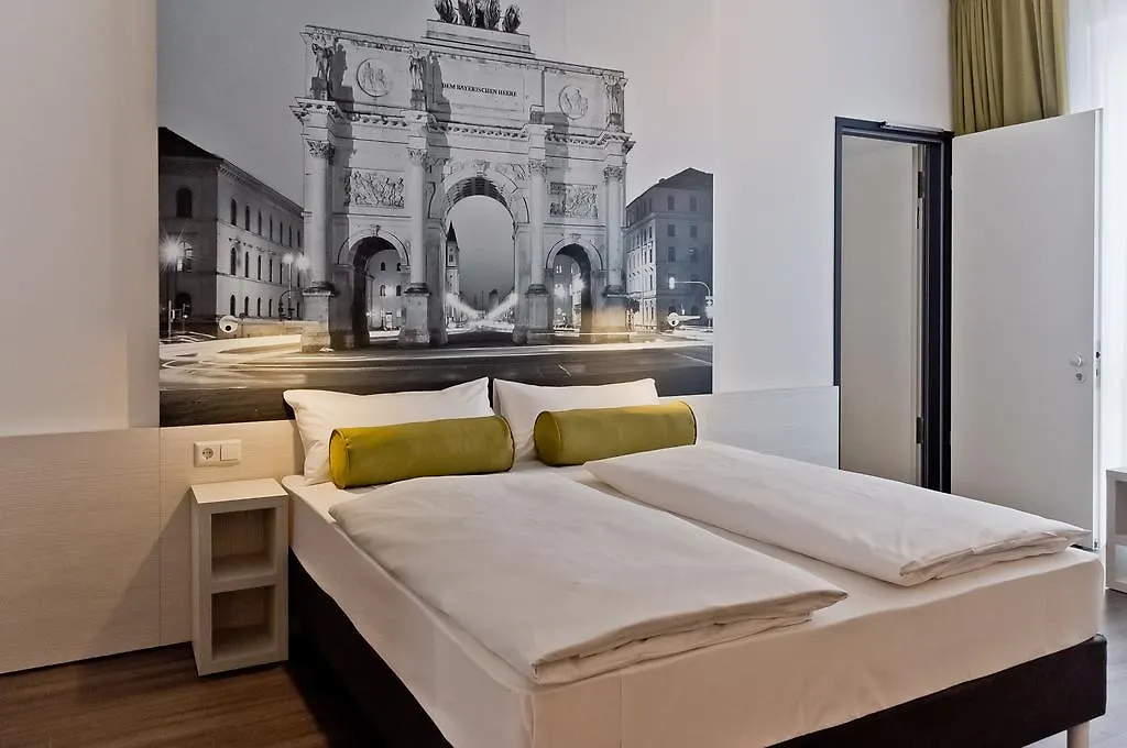 Super 8 By Wyndham Munich City North Hotel