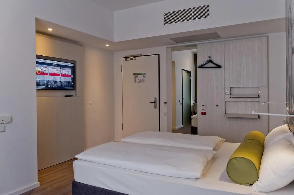 Hotel Super 8 By Wyndham Munich City North