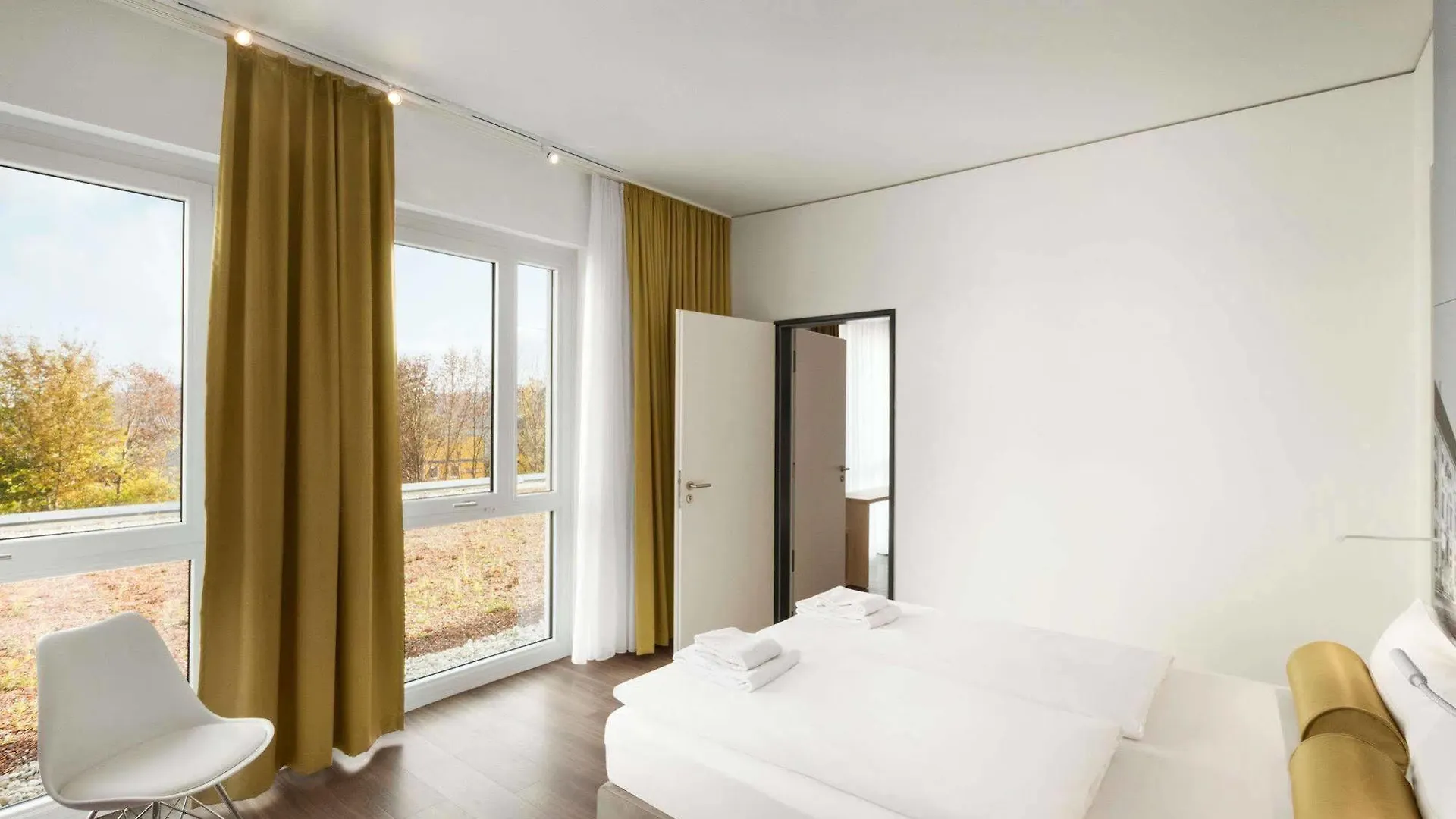 Super 8 By Wyndham Munich City North