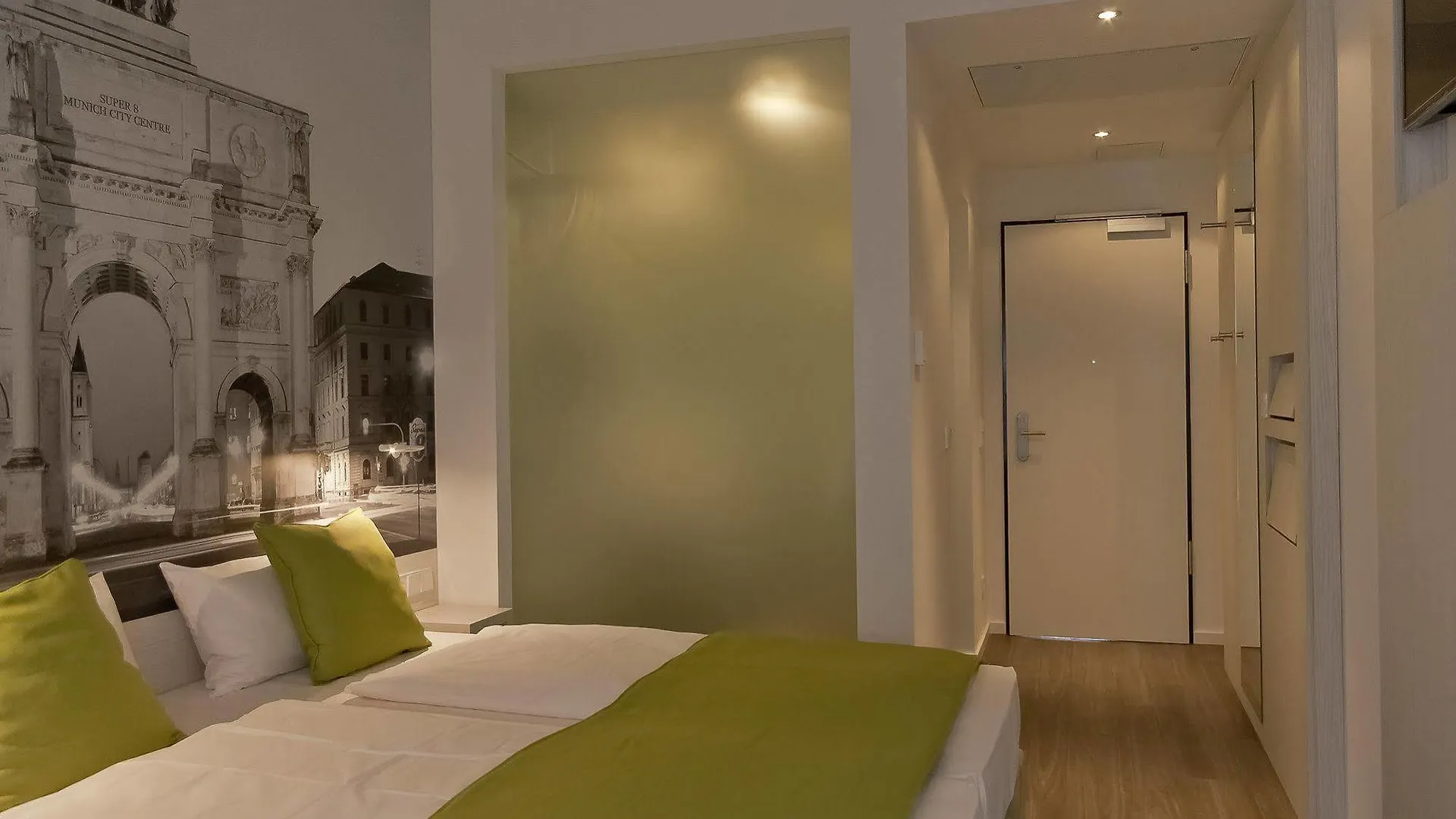 Super 8 By Wyndham Munich City North