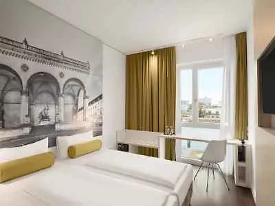 *** Hotel Super 8 by Wyndham München City North Deutschland