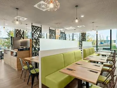 Hotel Super 8 by Wyndham München City North