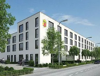 Hotel Super 8 by Wyndham München City North