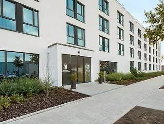 Super 8 by Wyndham München City North 3*,